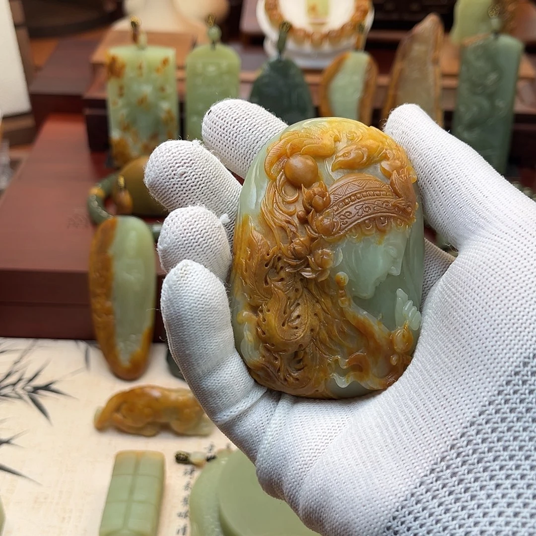 仅***见岫岩河磨玉(透闪石质玉)未镶嵌颈饰