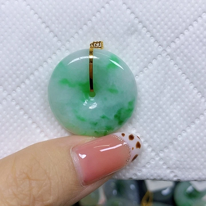 翡翠18K金镶嵌颈饰挂件