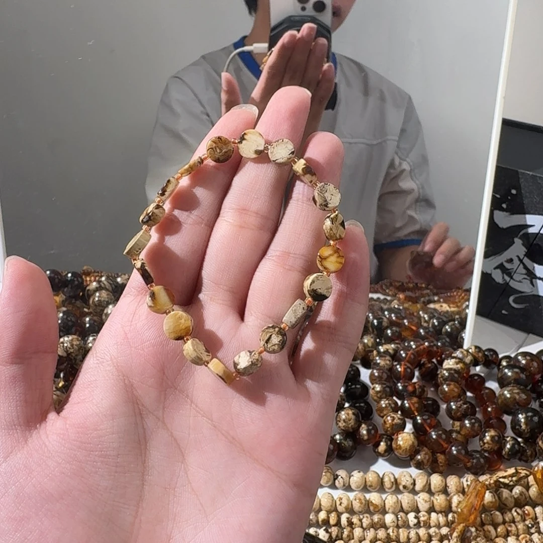 悠***闲琥珀未镶嵌裸石抚顺琥珀白花一级白