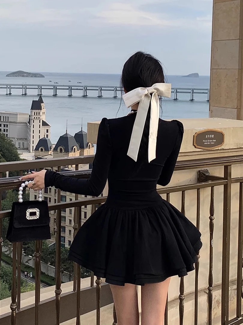 2025春S新品【黑天鹅】小黑裙法式收腰赫本风修身小个子名媛复古