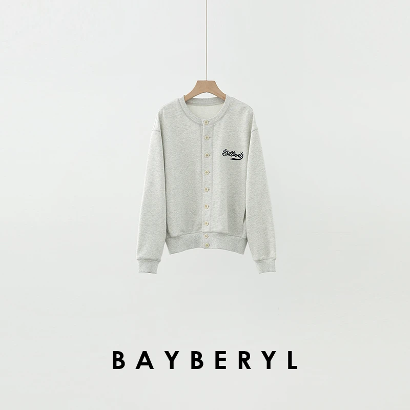 BAYBERYL老贝美区学院*浅灰字母圆领单排扣减龄25秋卫衣NT5G1102
