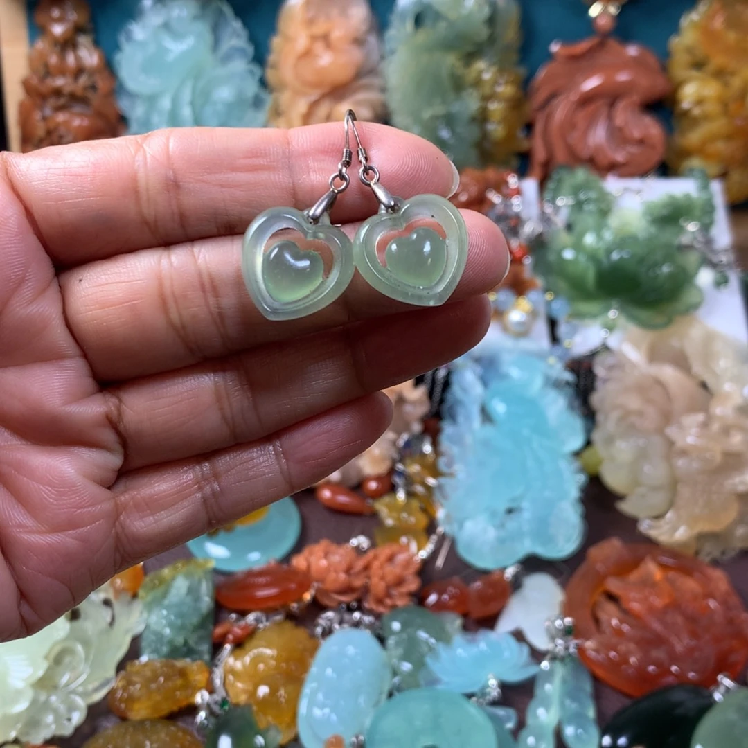 蛇纹石玉未镶嵌耳坠