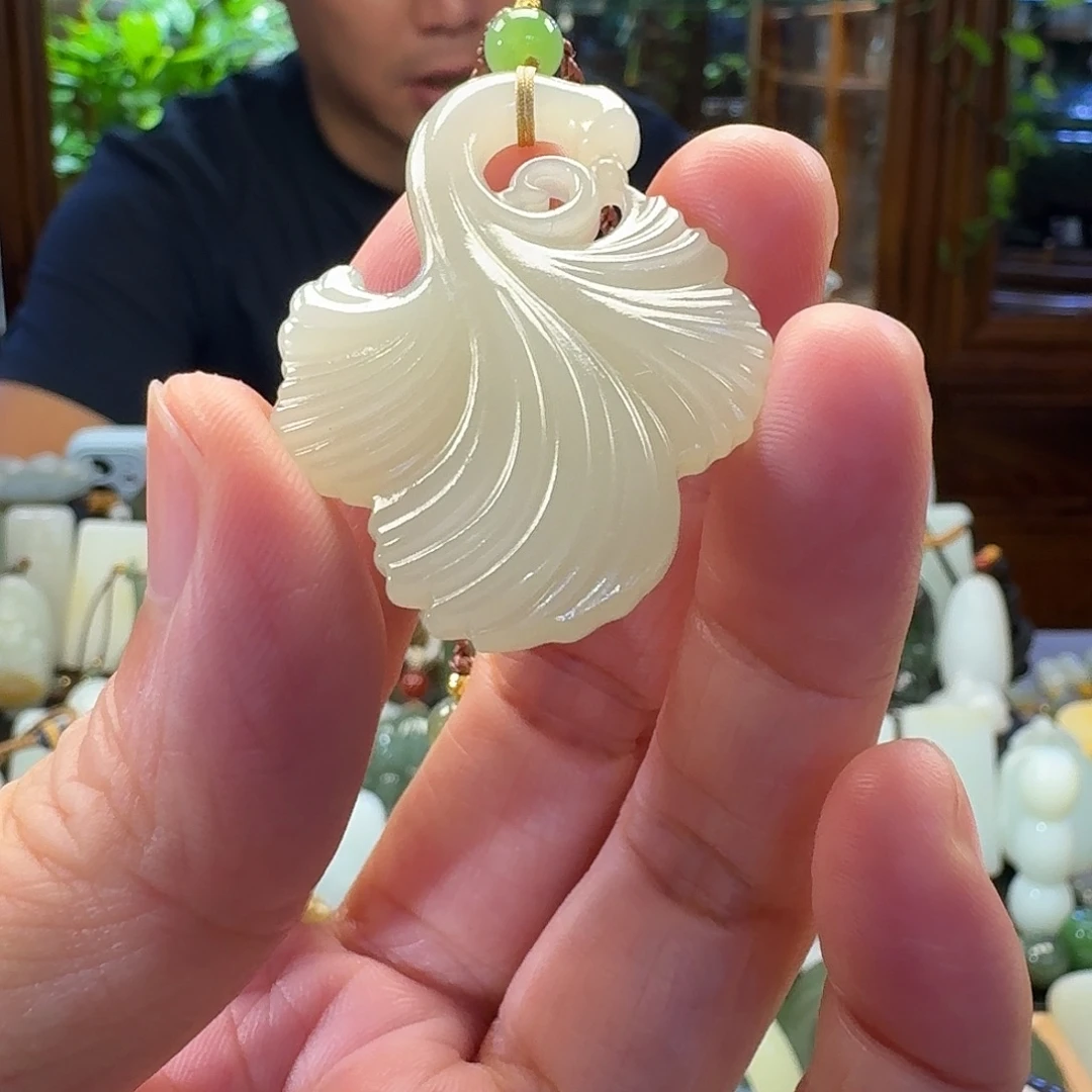 大***海和田玉未镶嵌颈饰