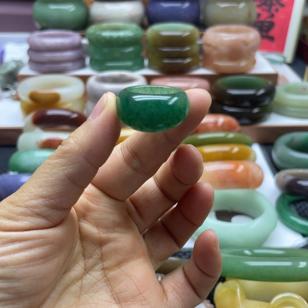石英岩玉未镶嵌手镯