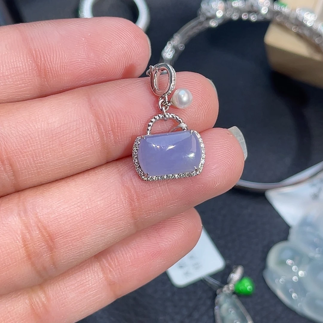 翡翠18K金镶嵌颈饰包包