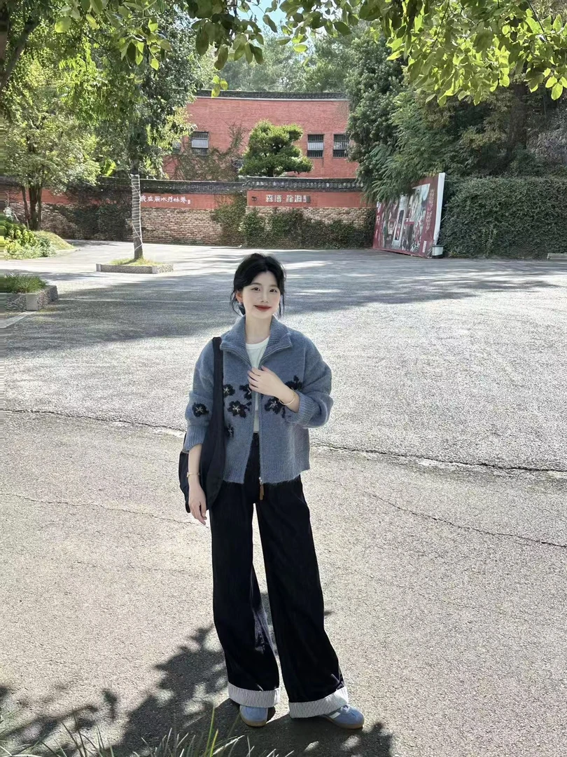 2025秋季新款韩系蓝色提花翻领拉链毛衣开衫外套女上衣百搭阔腿裤