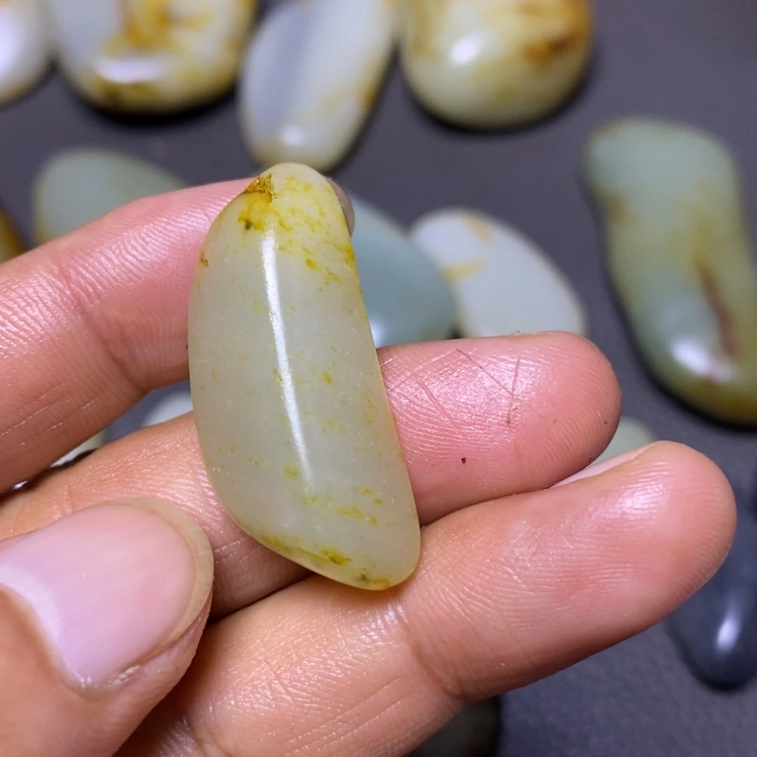 和田玉（糖玉）未镶嵌挂件