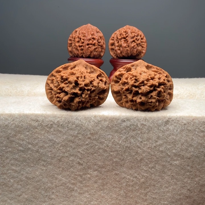 文玩核桃吊坠夹板官帽52尺