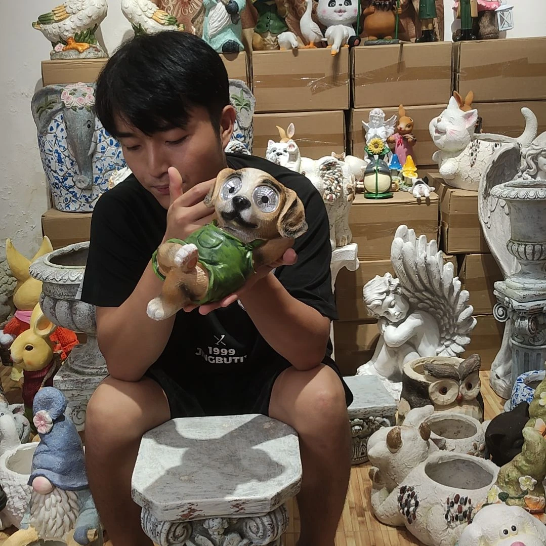 合成树脂太阳能躺狗