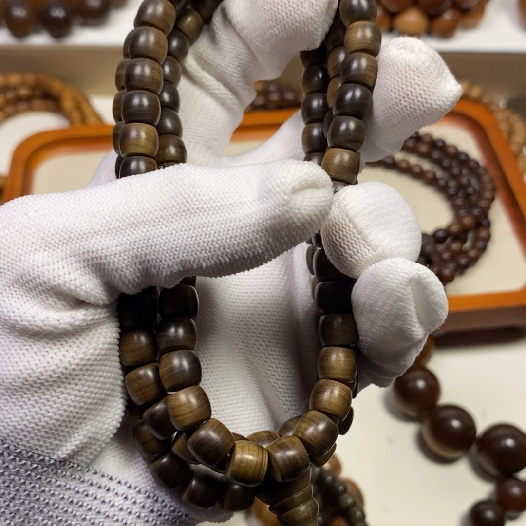 M***生檀香木老山檀香78水阴沉奶香