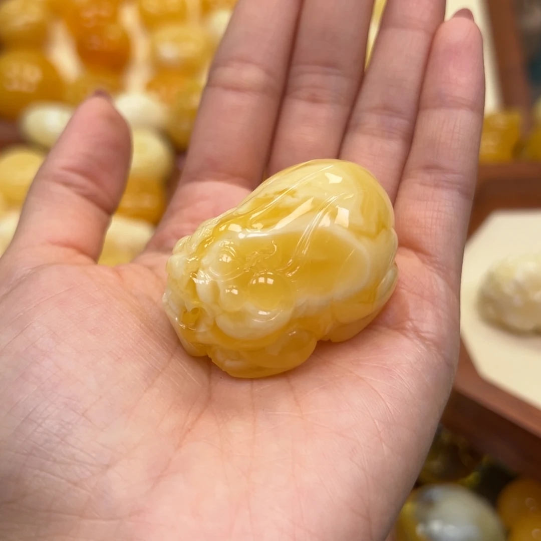用***7琥珀未镶嵌颈饰蜜蜡