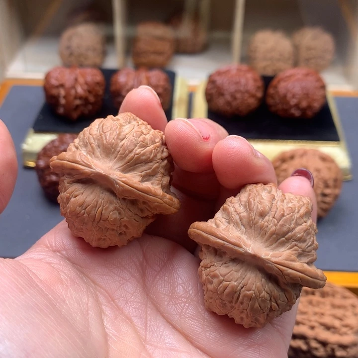 文玩核桃吊坠奇****奇血麒麟