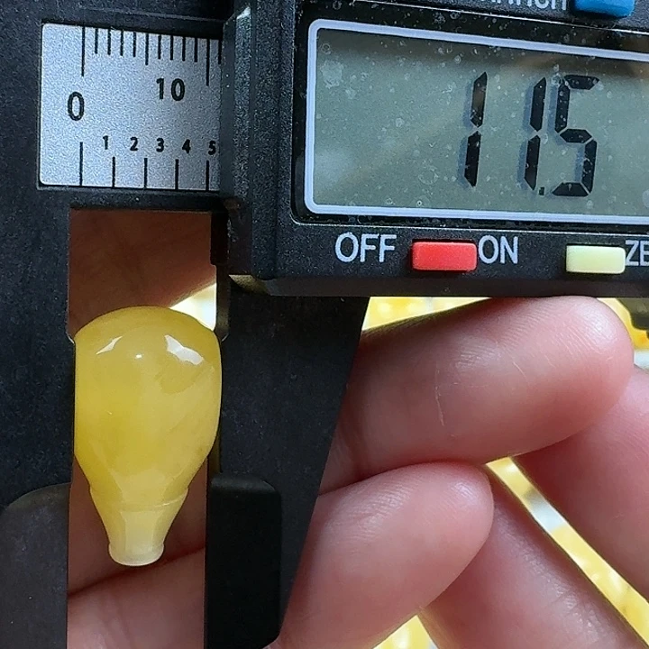 小***下蜜蜡未镶嵌裸石28杂