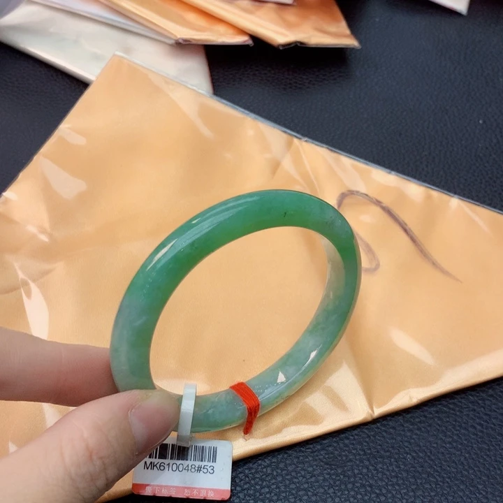 翡翠未镶嵌手镯翡翠手镯