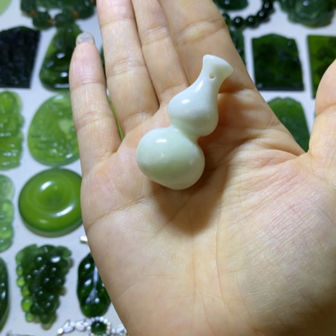 【闪购商品】未镶嵌蛇纹石玉颈饰