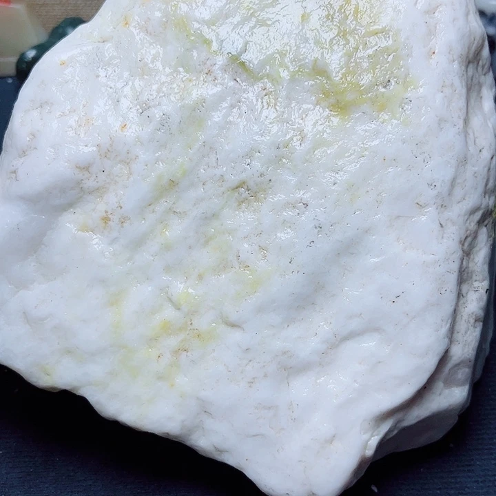 和田玉（糖玉）未镶嵌珠宝奇石