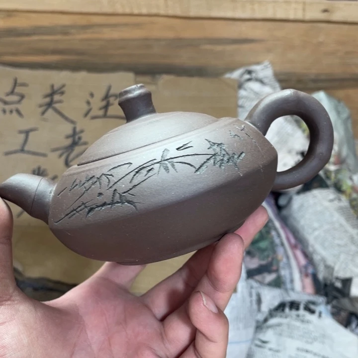 茶壶紫砂老厂紫砂壶一件。