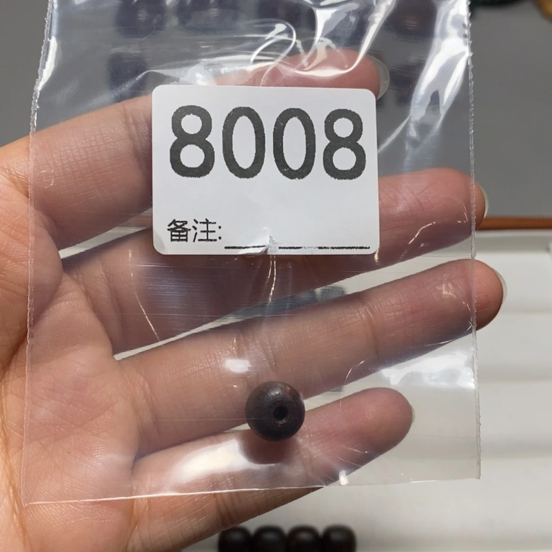 颈饰未镶嵌岫岩河磨玉（透闪石质玉）轻**萤