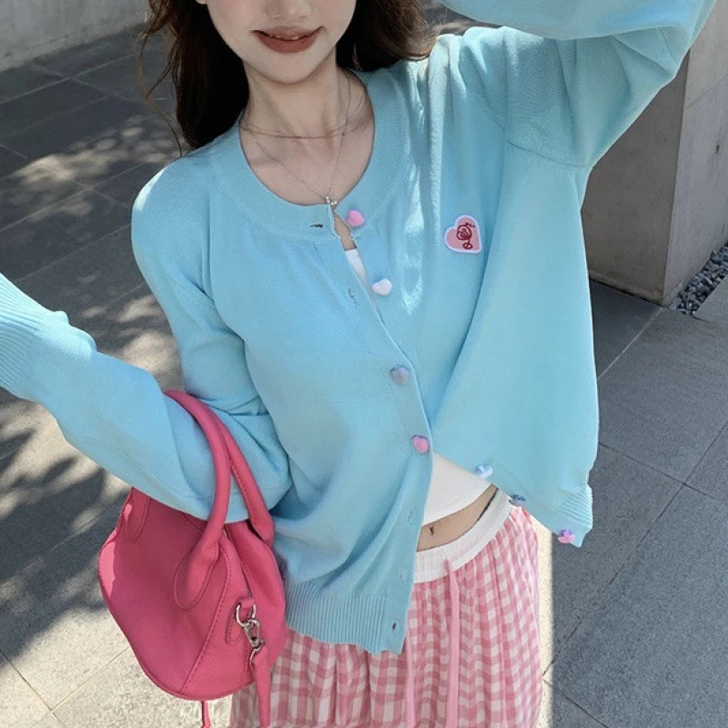 韩系蓝色爱心刺绣彩扣针织开衫少女减龄薄款毛衣春秋上衣