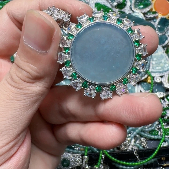 翡翠未镶嵌颈饰天然A货翡翠放漏