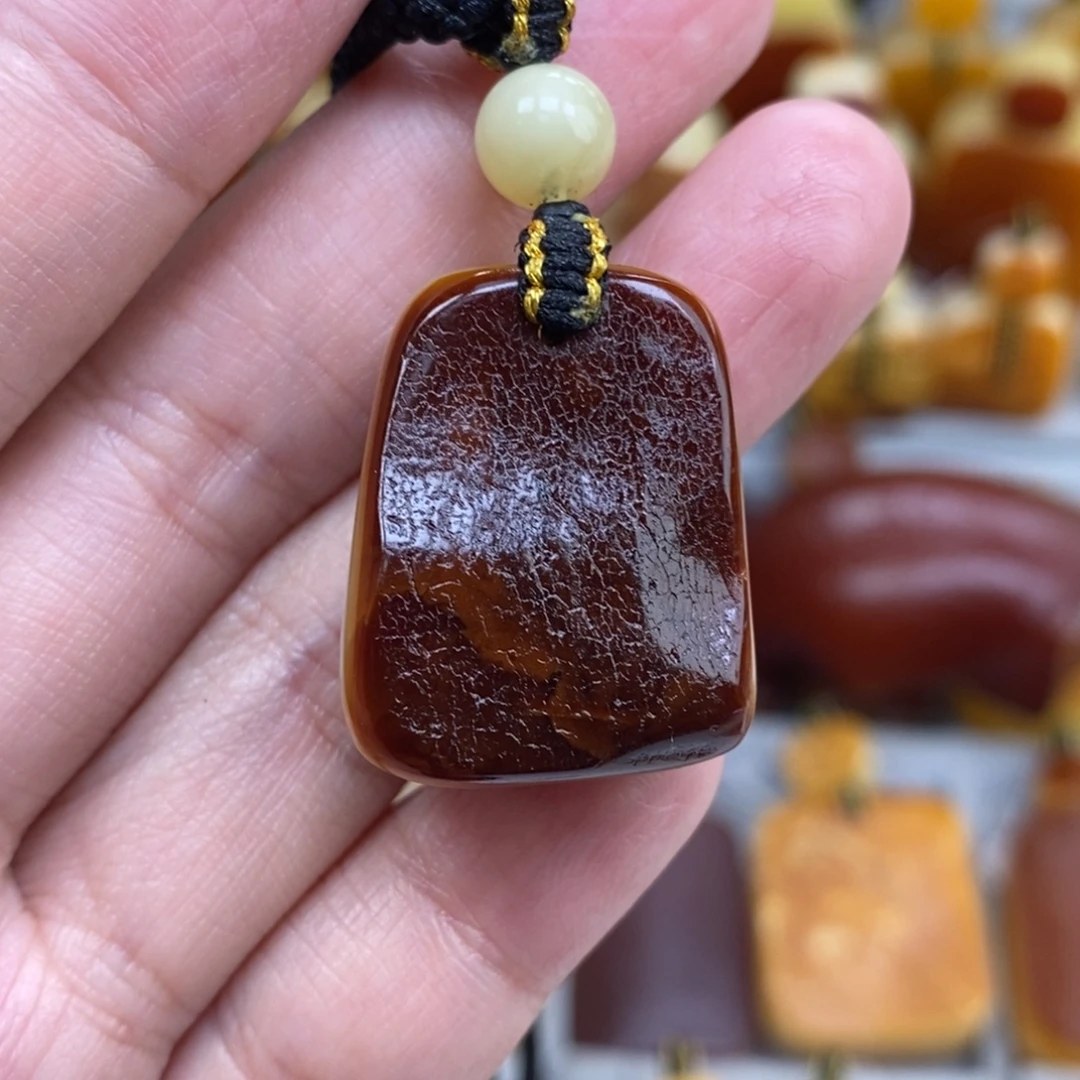 蜜蜡未镶嵌珠宝奇石