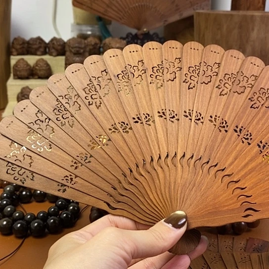 老山檀香小把苏扇带底座