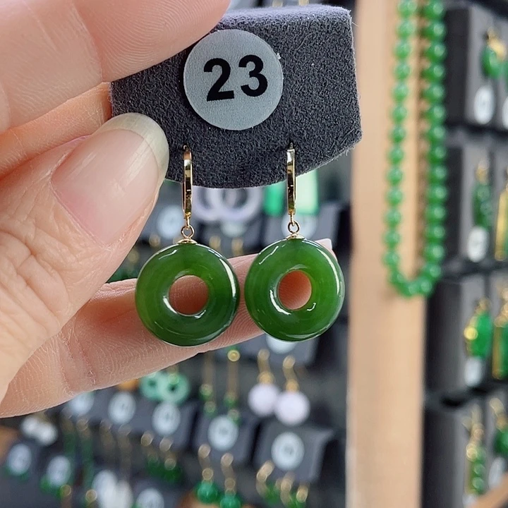 18K金镶嵌和田玉耳饰