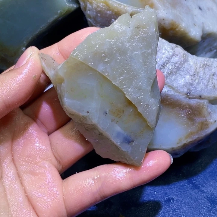 和田玉未镶嵌珠宝半成品