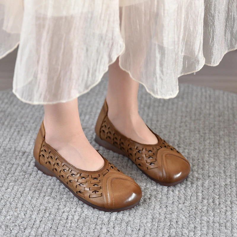 真皮一脚蹬民族风妈妈鞋软底镂空透气女鞋夏季新款单鞋平底洞洞鞋