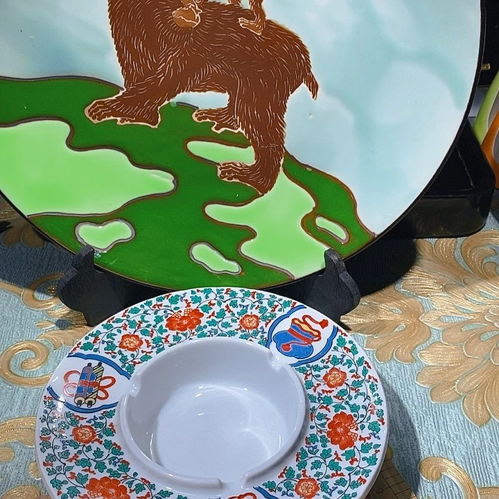 瓷片新年快乐。万事如意