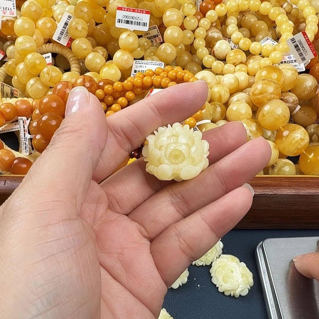 琥珀未镶嵌珠宝奇石