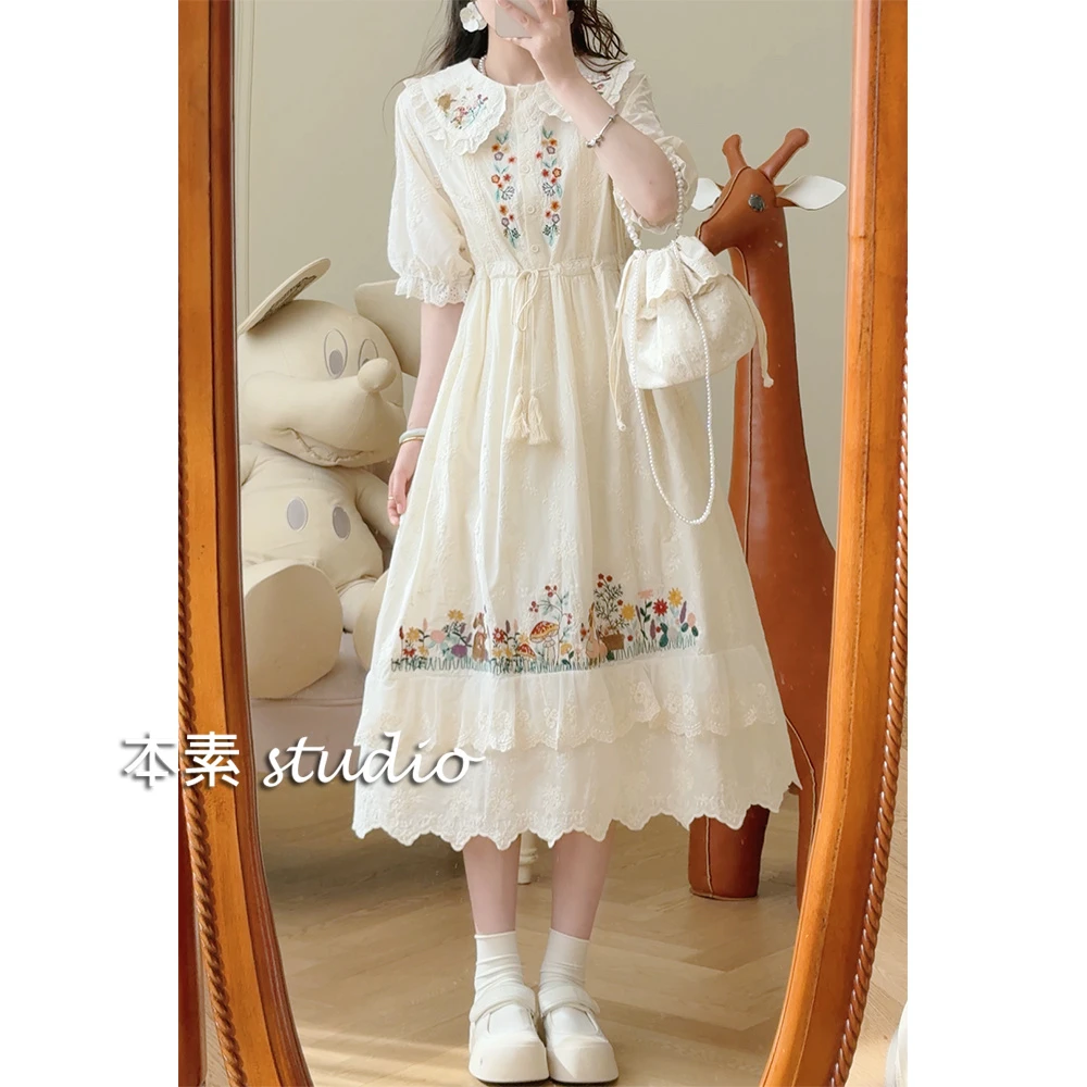采蘑菇C4063刺绣蕾丝边腰部抽绳半开扣娃娃领短袖连衣裙