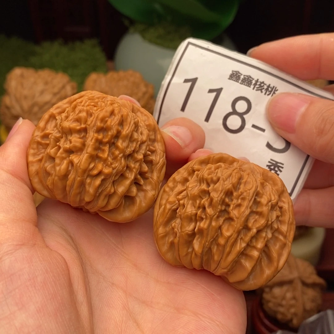 文玩核桃把件汉高楼42