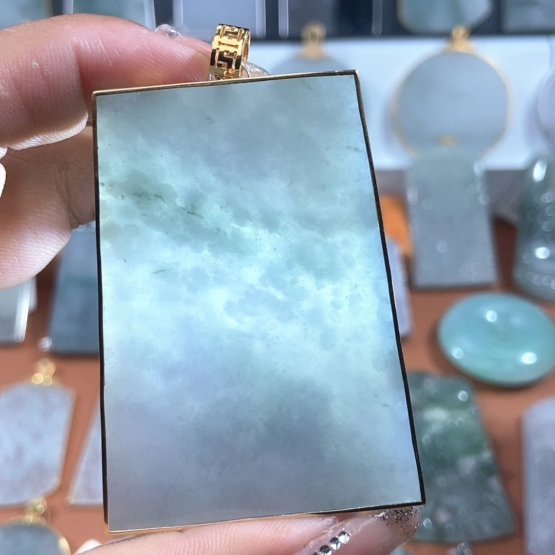 吊坠(不含链)18K金镶嵌翡翠