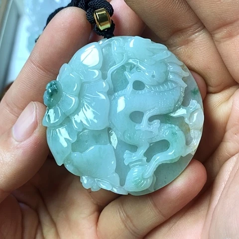 翡翠未镶嵌颈饰天然翡翠未镶嵌颈饰
