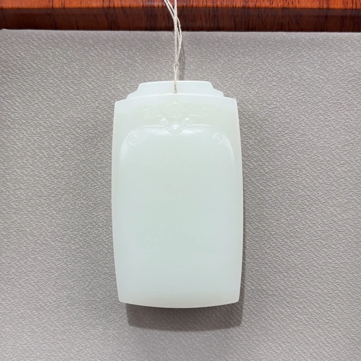 枫***府和田玉未镶嵌颈饰