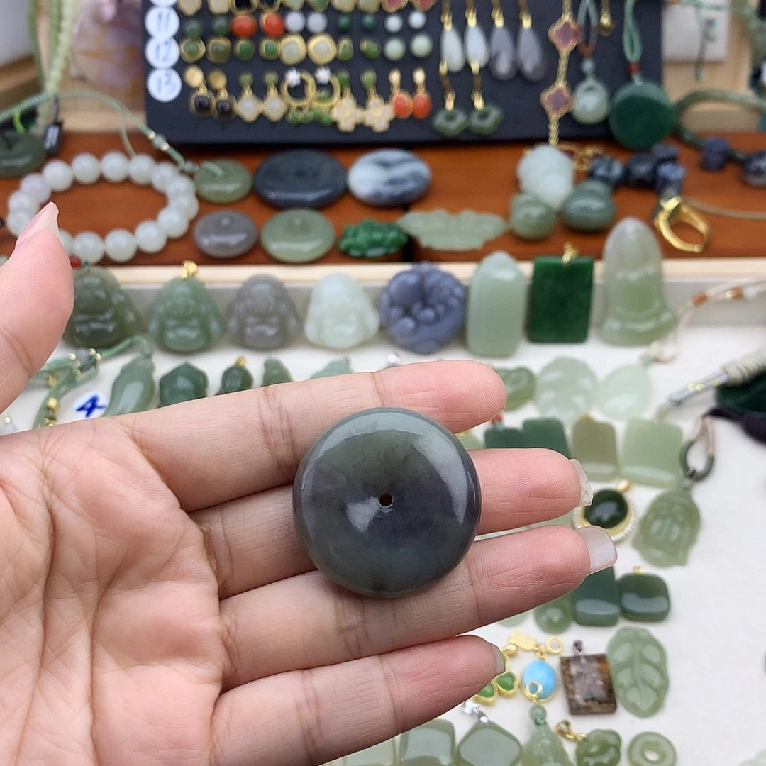 和田玉未镶嵌吊坠(不含链)