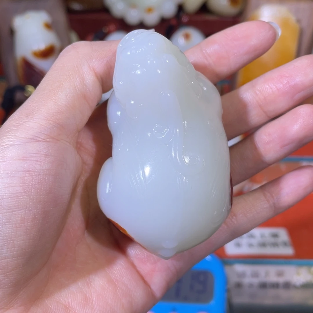 厚***。和田玉未镶嵌把件