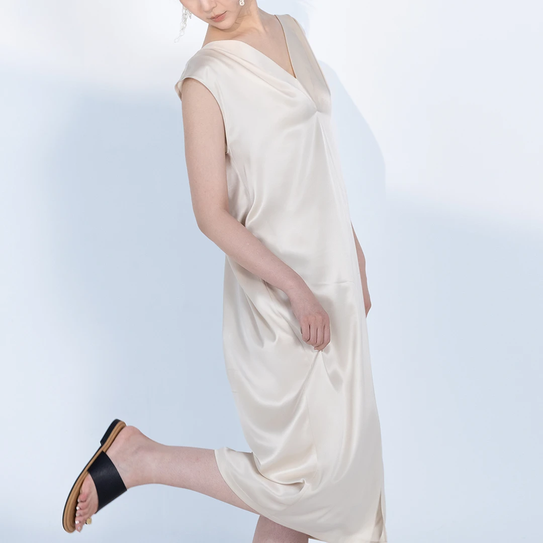 CBZIZI原创设计冰感松弛连衣裙女2025夏季新款时尚简约显瘦裙子