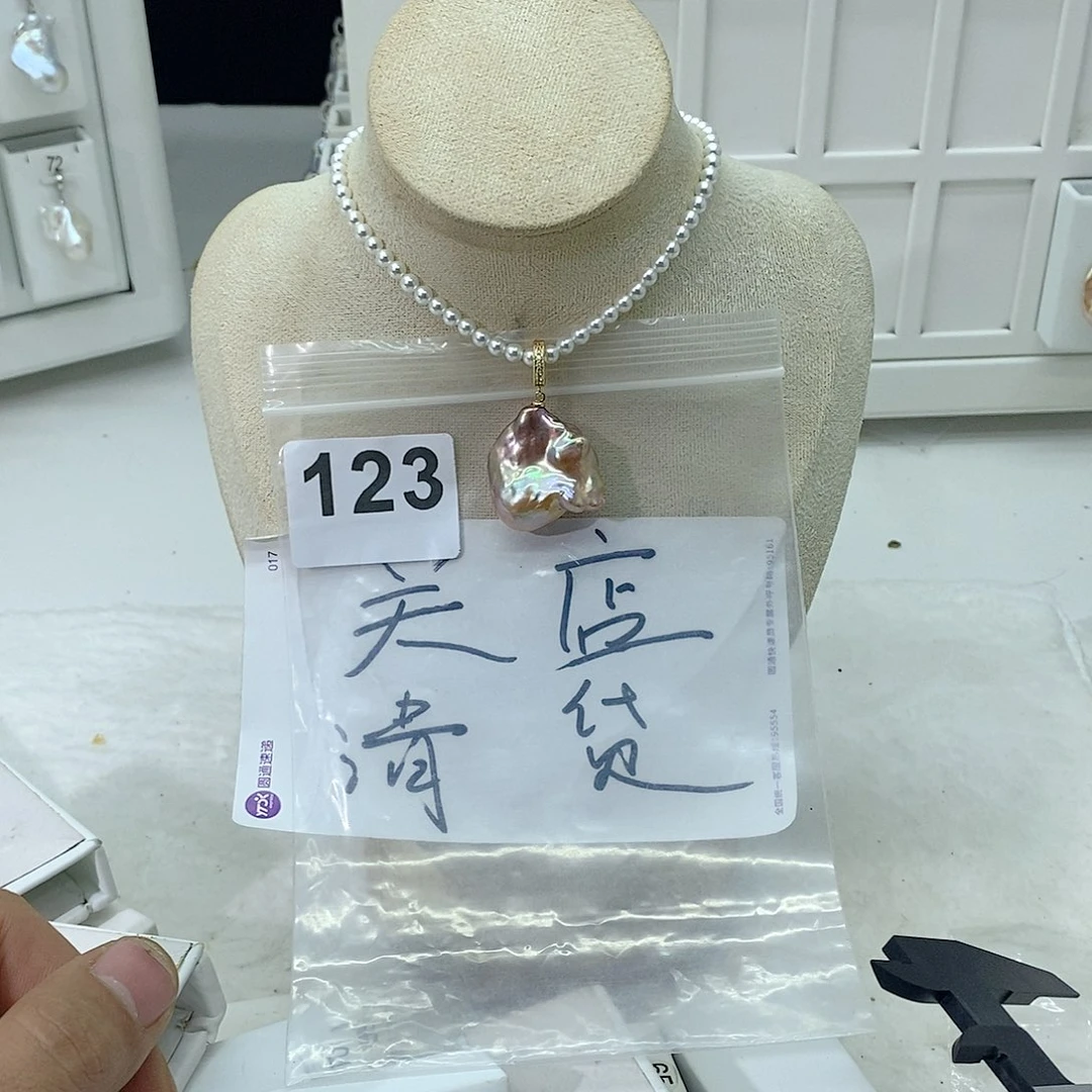 淡水珍珠颈饰合金