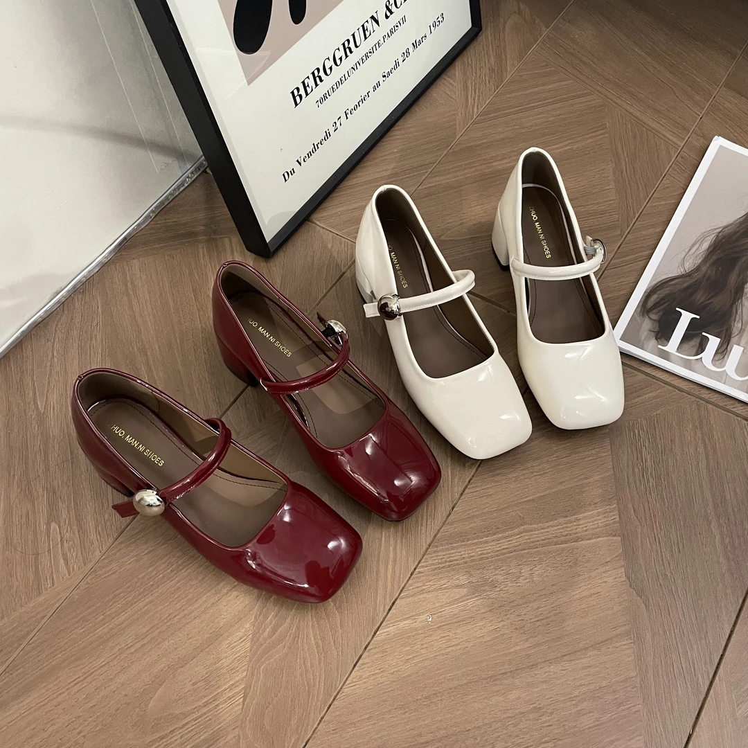 单鞋百搭夏季复古法式粗跟高跟方头温柔百搭夏季复古法式粗跟高跟