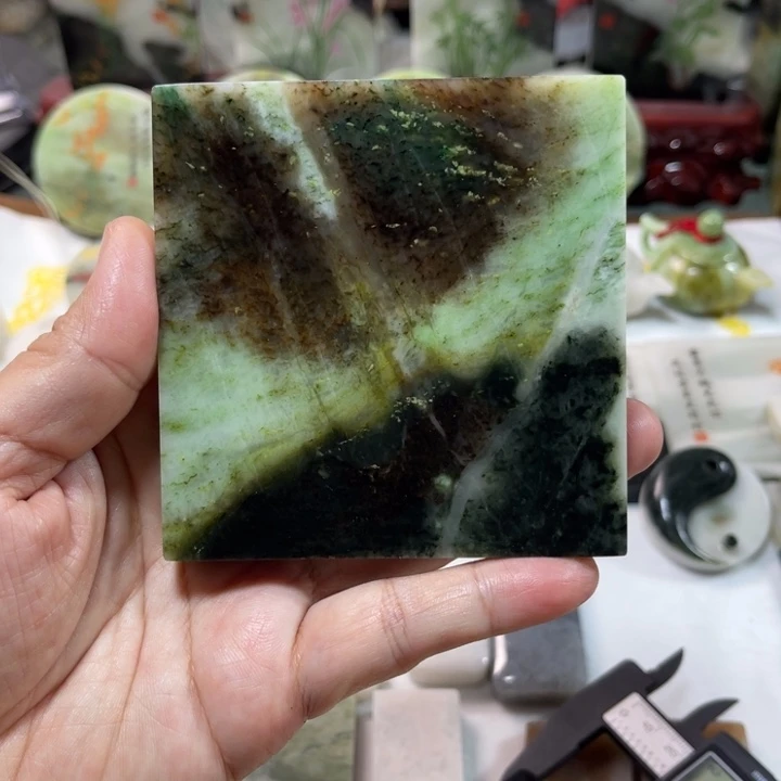 独山玉未镶嵌颈饰雅摆