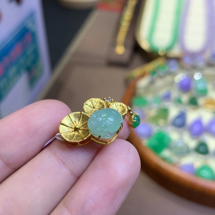 颈饰18K金镶嵌翡翠翡翠