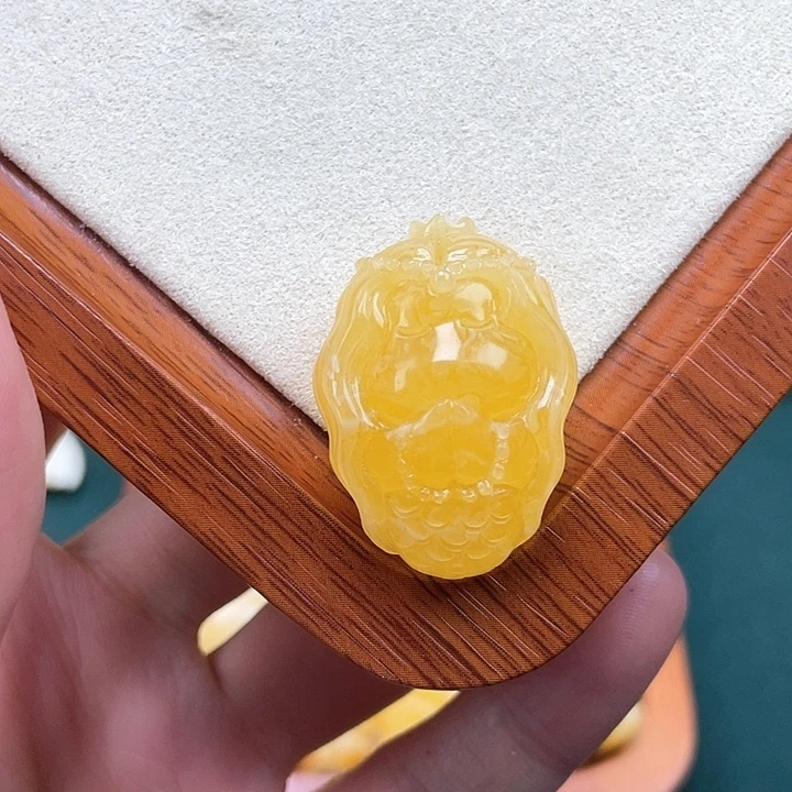 琥珀裸石未镶嵌蜜蜡