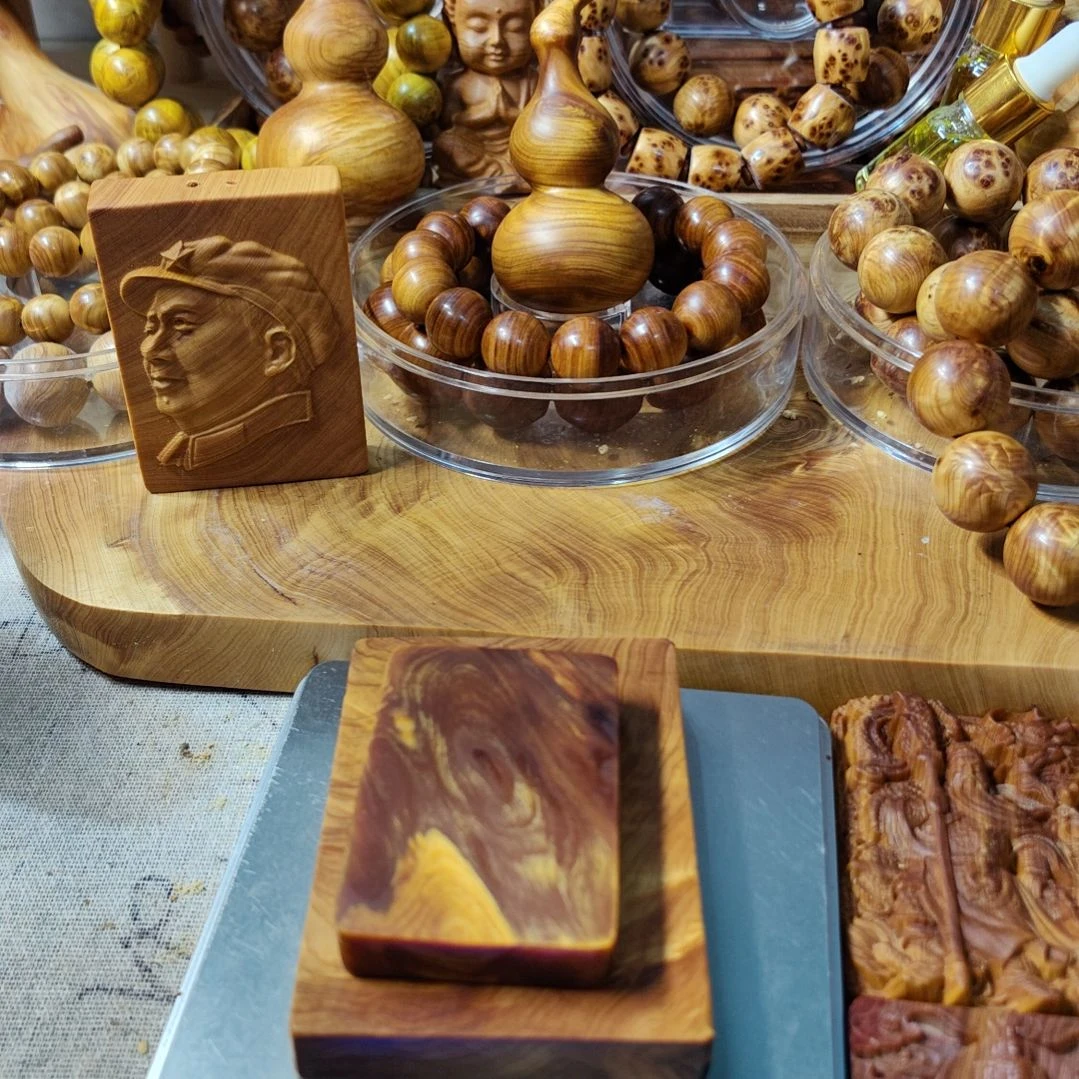 芃*～太行崖柏手工艺品