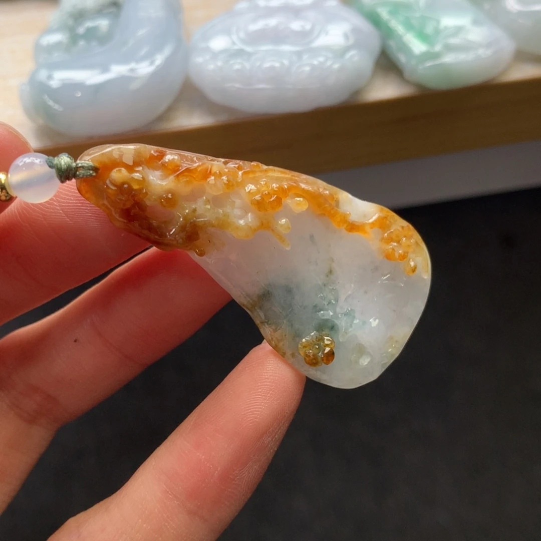 翡翠未镶嵌颈饰吊坠