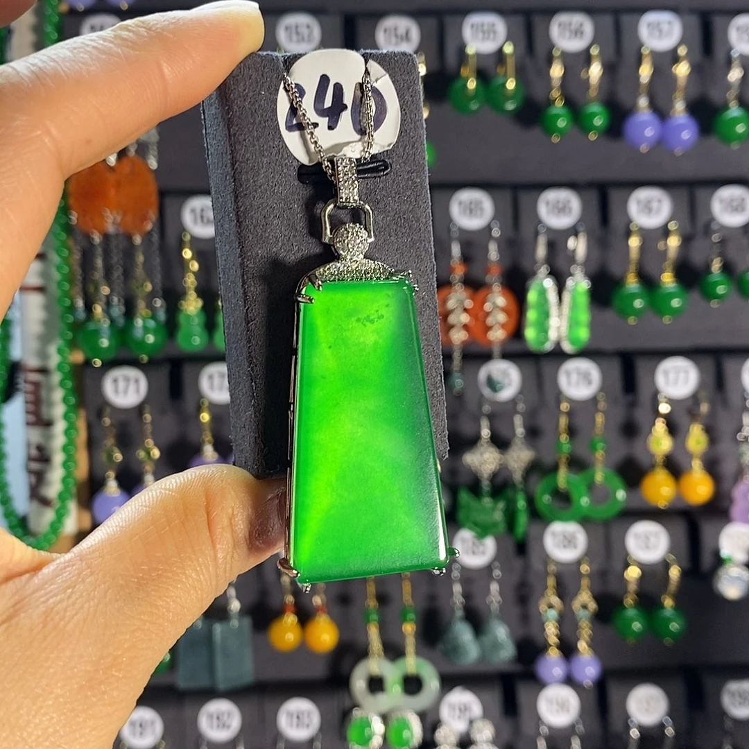 银S925镶嵌翡翠耳饰240