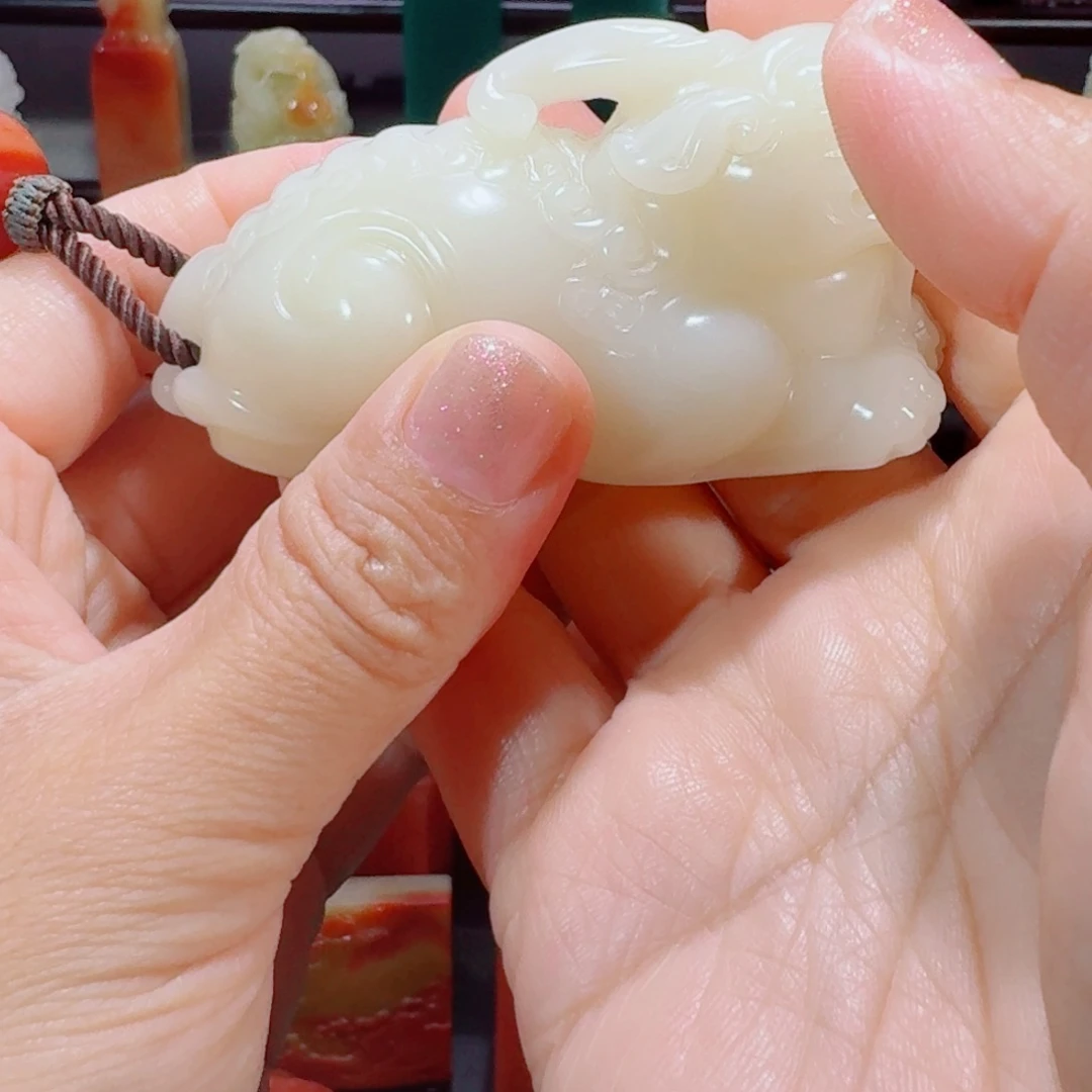 驴***哥寿山石印石山顶白芙蓉石