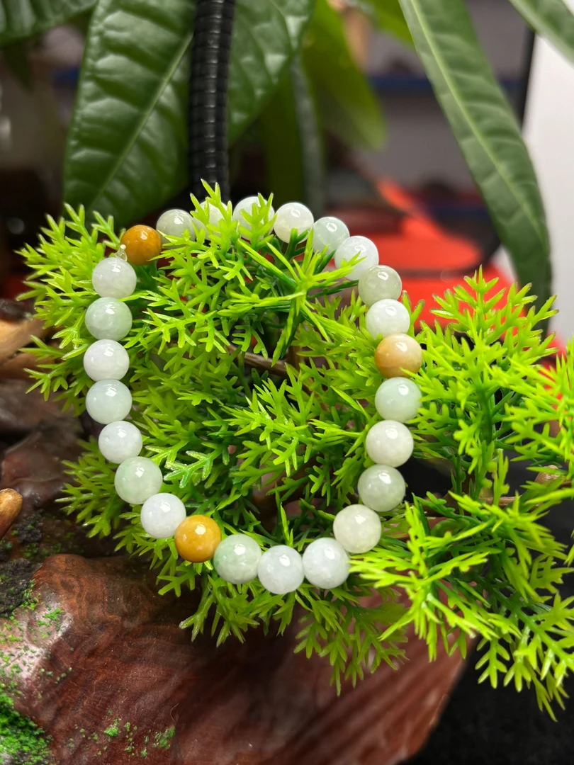 缅甸天然A货翡翠精美女款小手串