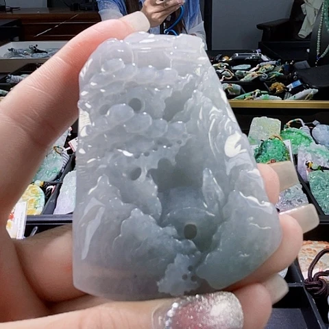 颈饰未镶嵌翡翠一个